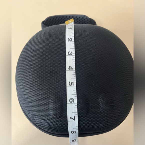 VR Headset Black Hard Shell Case - Picture 9 of 9